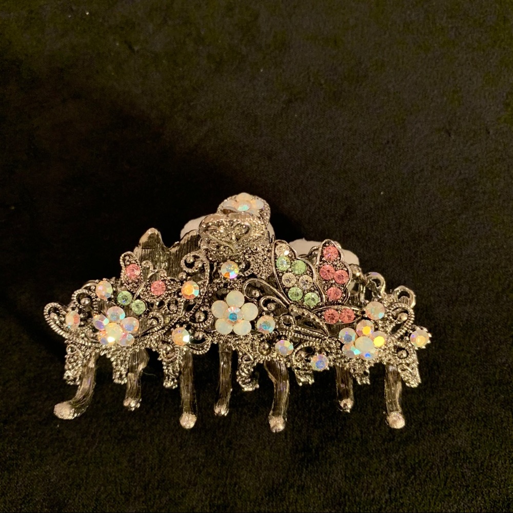 Crystal Hair Claw
